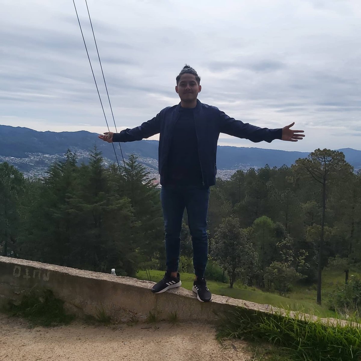 Criisman03's tweet photo. #NuevaFotoDePerfil https://t.co/UVe61vuSYe