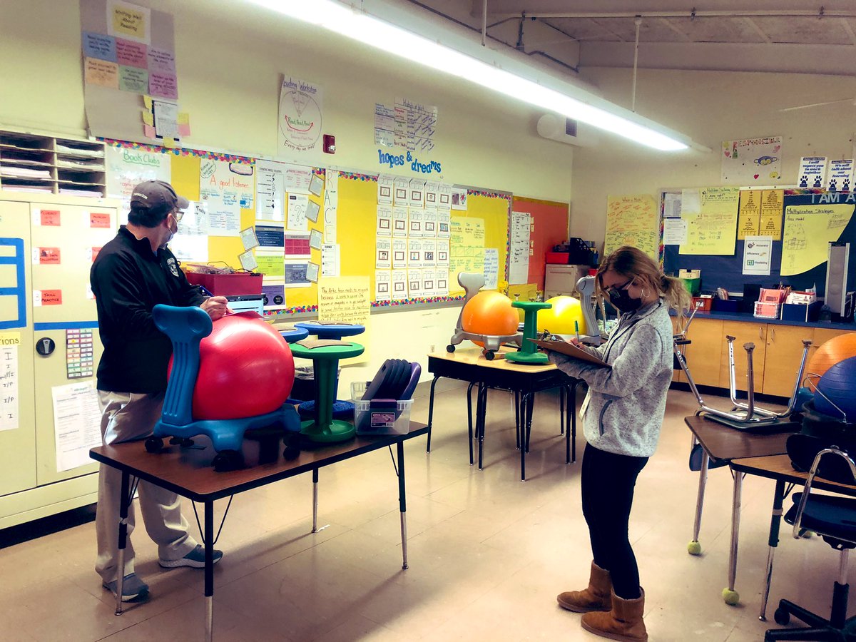 ParkerFarmsES's tweet photo. Today’s Staff Mtg=“Classroom Crawl” & spreading the LOVE🎉📝🥰🐶🐾❤️ Gr. levels visited each other’s rooms to look for ideas they LOVED & left each other a little LOVE note! #teachersareeachothersbestteachers #verticalcollaboration #findaLOVEleaveaLOVE @WPSlearns @DrFranThompson https://t.co/5GleyR5YKI