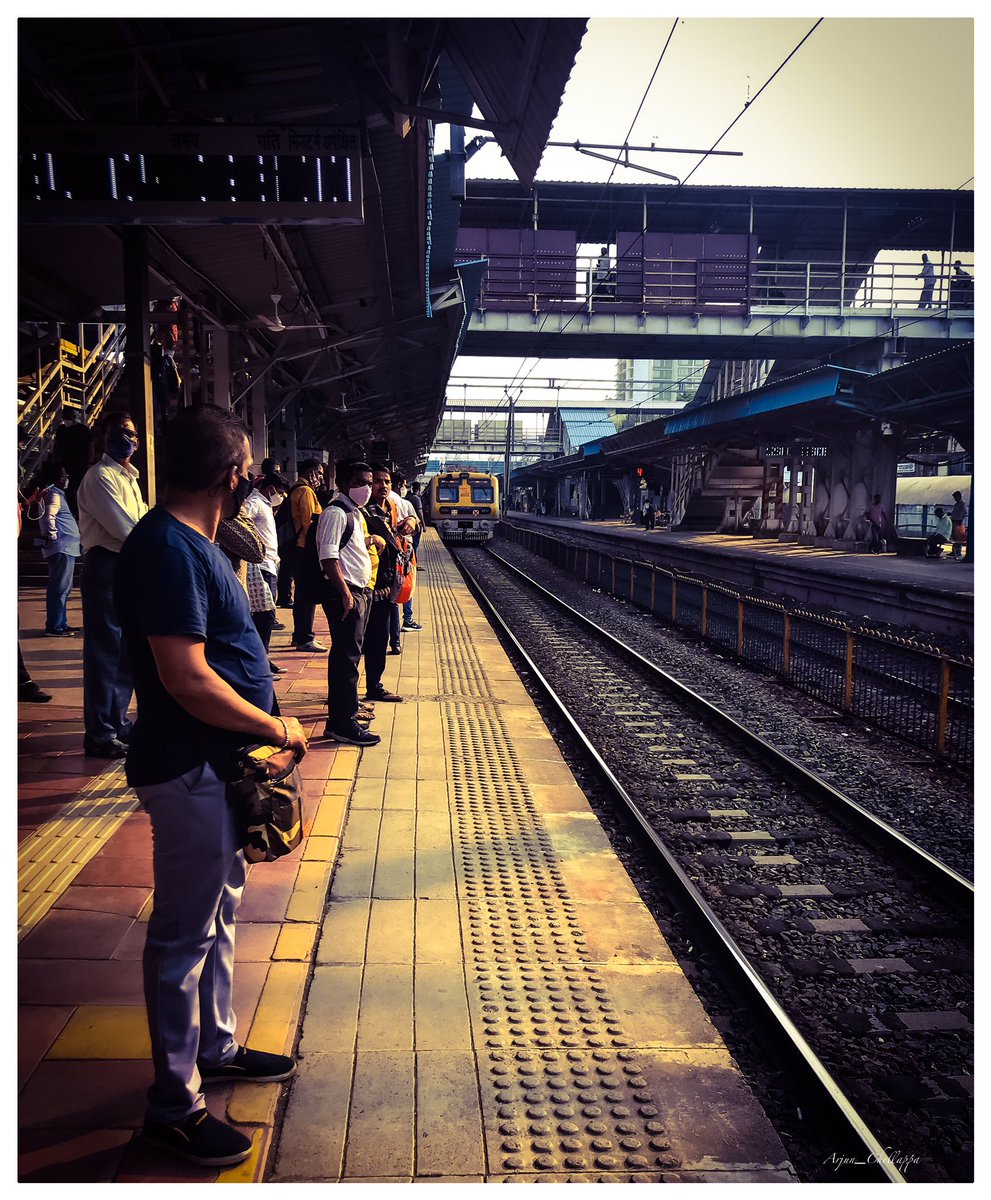ArjunChellappa's tweet photo. #mumbaikar #lifelineofmumbai❤️ #ontrack #mumbailocaltrain #backtoroutine #travelbytrain🚂 #churchgatetovirarlocal #passionaboutphotography #shotoniphone #iphonecapture #photographylover #momentcaptured #waitformumbailocal #edit #photoshopexpressapp #photoshopexpressyourself https://t.co/5DH5rl6ukD