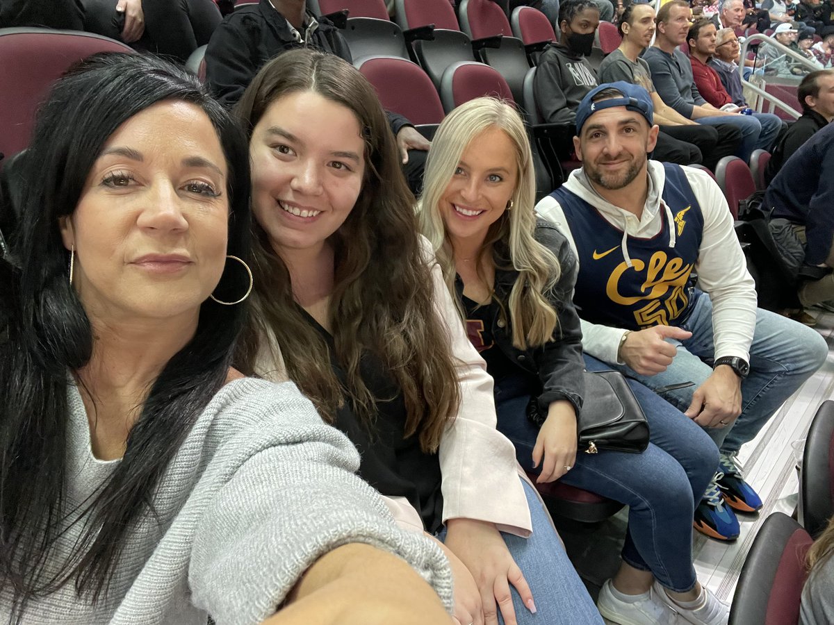 Just some Q3 belt winners watching some Cavs winners! #theLand