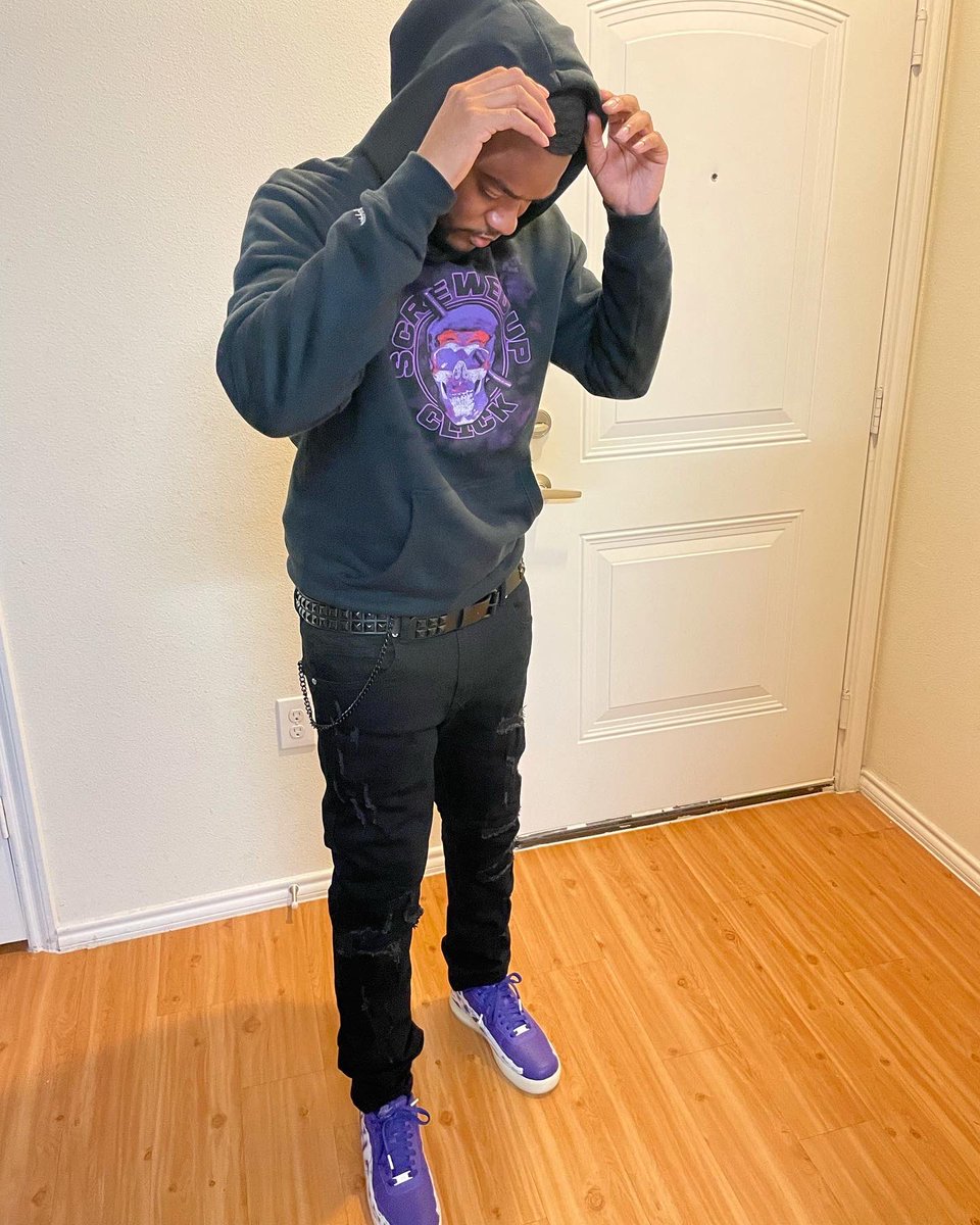 TerryTRose's tweet photo. “Catch Me Coming Down Yo TimeLine Giving It” - @moneybaggyo 🟣💀🟣 https://t.co/2mYJZqM61z