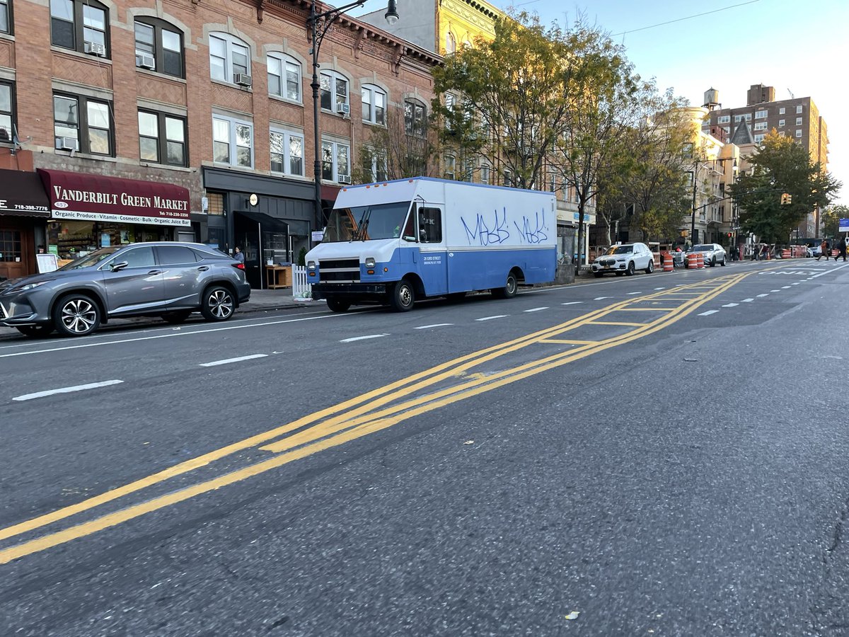 D00RZ0NE's tweet photo. .@NYC_DOT should just demap the Vanderbilt Ave “#bikeNYC lane”. It basically doesn’t exist when most people on bikes try to use it. #deBlasioStop #deBlasiosStreets https://t.co/A5NJ0IRwlZ