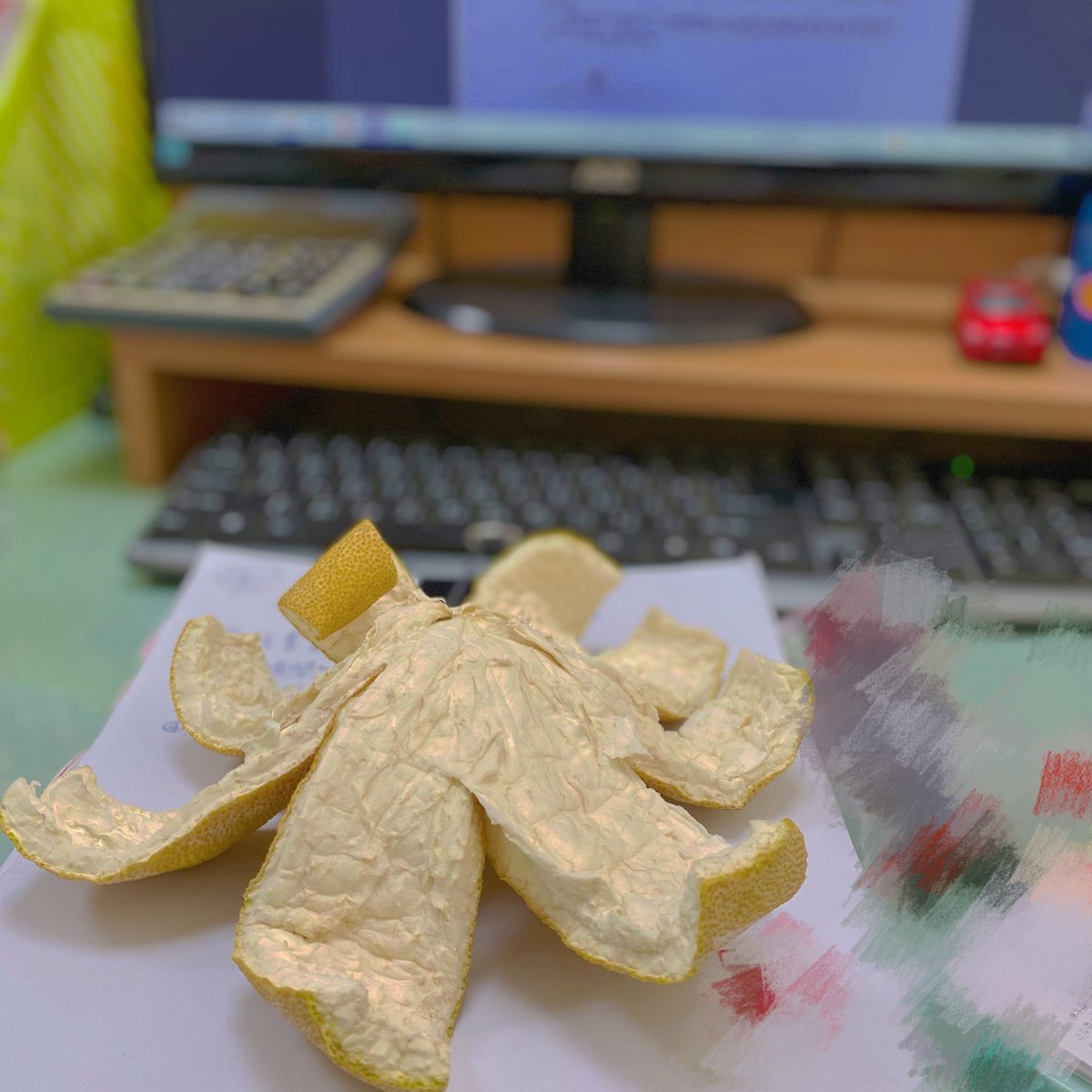 在辦公室曬柚子皮會很奇怪ㄇ https://t.co/cYZT6wb9sR