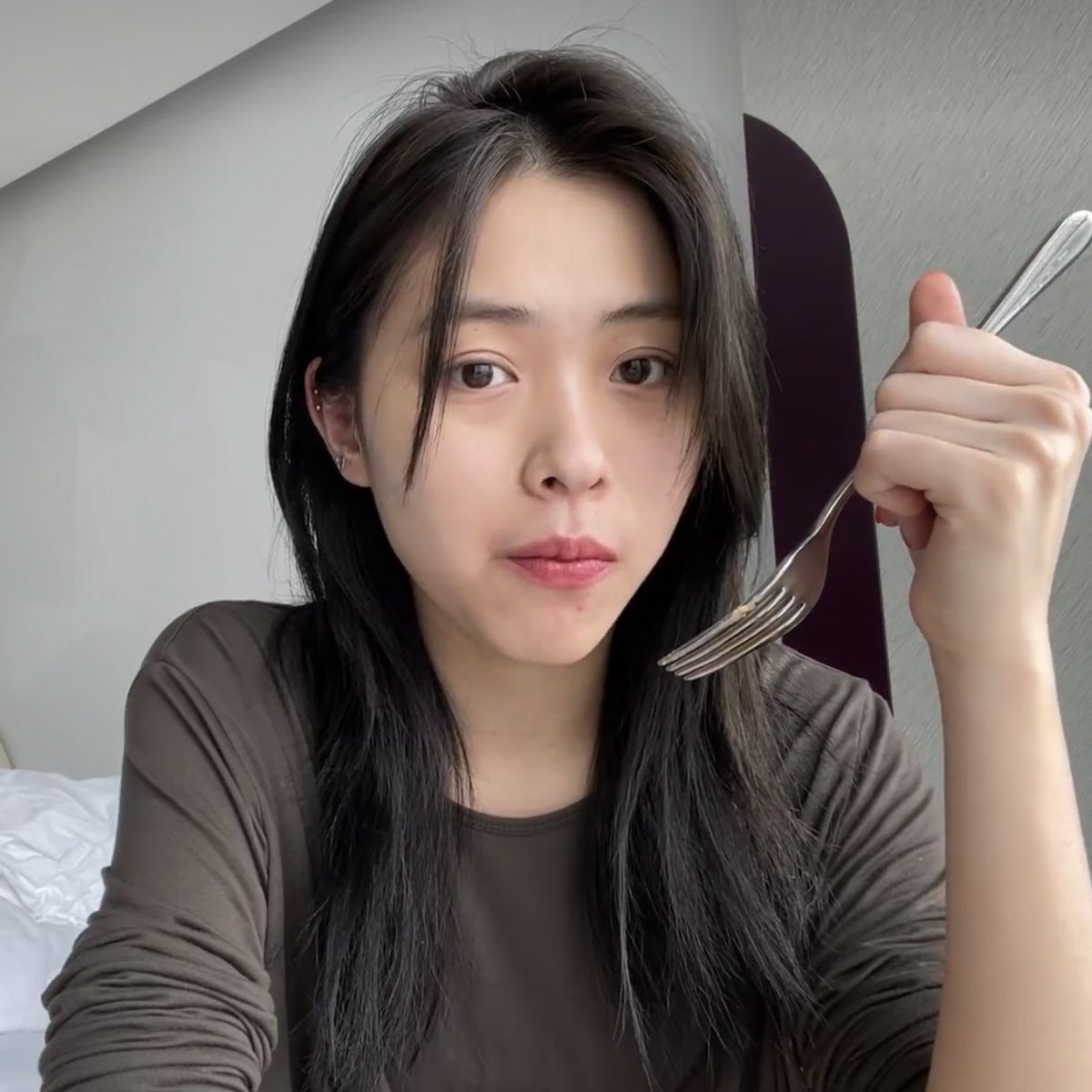 low quality ryujin tweet media