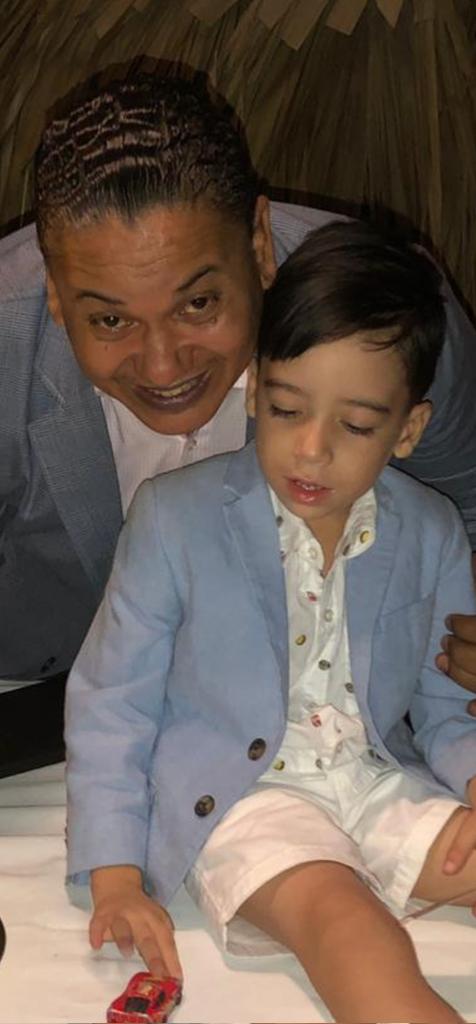 eddycruceta's tweet photo. HBD, Si usted quiere saber quién es el Gran amor de mi vida es  ¶TUTO¶, Junto a mis padres y toda mi familia
Mi gran hijo, amigo, nieto y cómplice  cumple 6 añitos. 
Dios te bendiga y me de fuerzas para convertirte en un Hombre de bien.

Felicidades mi Bello 🎈🎈🎈🎈🎈🎈 TUTITO. https://t.co/HaOODvFdEZ