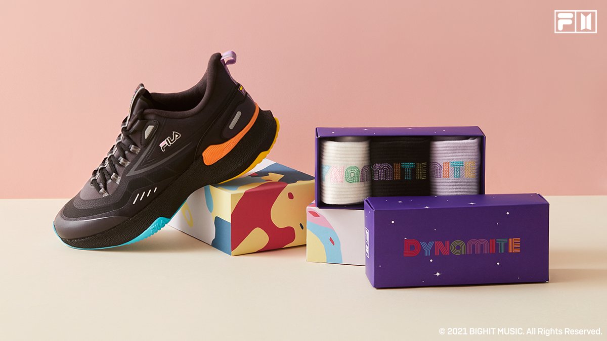 fila_korea's tweet photo. Let’s Be Dynamite
FILA X BTS Dynamite Collection

Dynamite 신발&amp;3차 의류 충전 완료!

💜https://t.co/l1HzWPxzH2
🛒홈페이지 판매 매장 안내 참고

#FILA #방탄소년단 #BTS #RM #진 #슈가 #제이홉 #지민 #뷔 #정국 #Jin #SUGA #jhope #Jimin #V #JungKook  #Dynamite_Collection #Lets_be_Dynamit https://t.co/sjtUMb6PSY