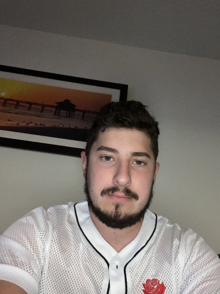 bgriffith1010's tweet photo. Hey bro can I get my face back? https://t.co/Vrca0OEWCw