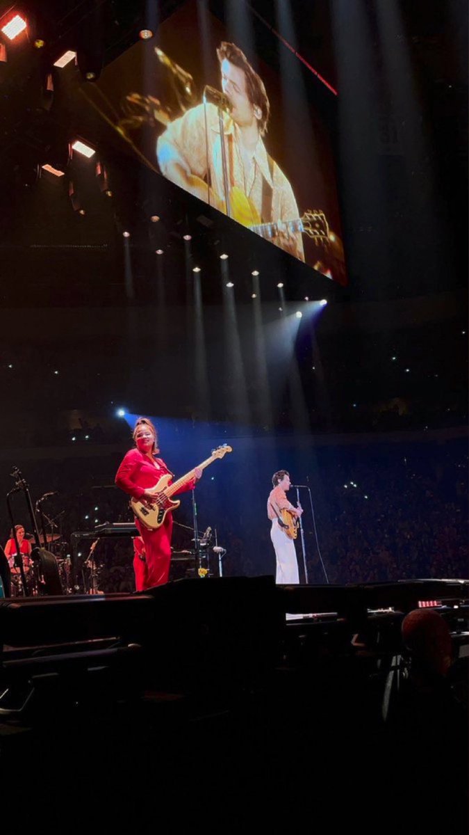 📸 | Harry and Elin tonight! #LoveOnTourMilwaukee

via tayIourde