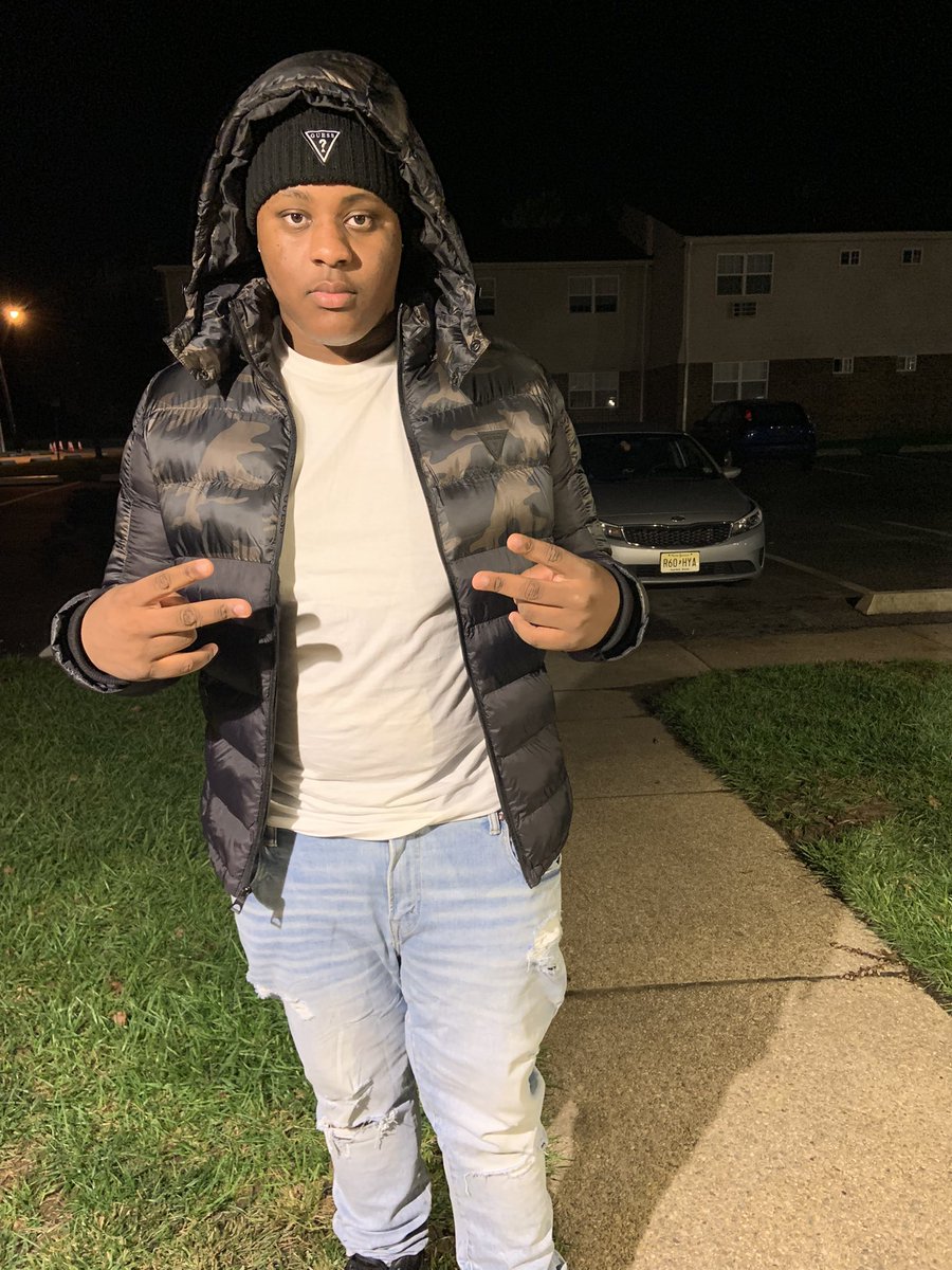 CodenameJesse's tweet photo. Puffer jackets > https://t.co/SghV2vxEDg