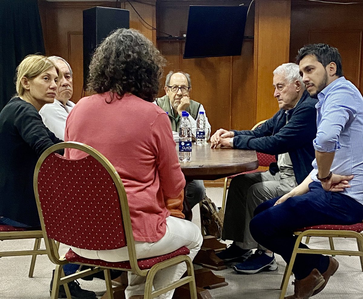 ColinirEma's tweet photo. Gracias a la Cámara de la Industria y el Conercio de Chubut, #Cicech por recibirnos con @Florpapaiani y compartir miradas sobre Chubut, sobre el valle y la situación del comercio y la industria. https://t.co/sdknxUP5Uf