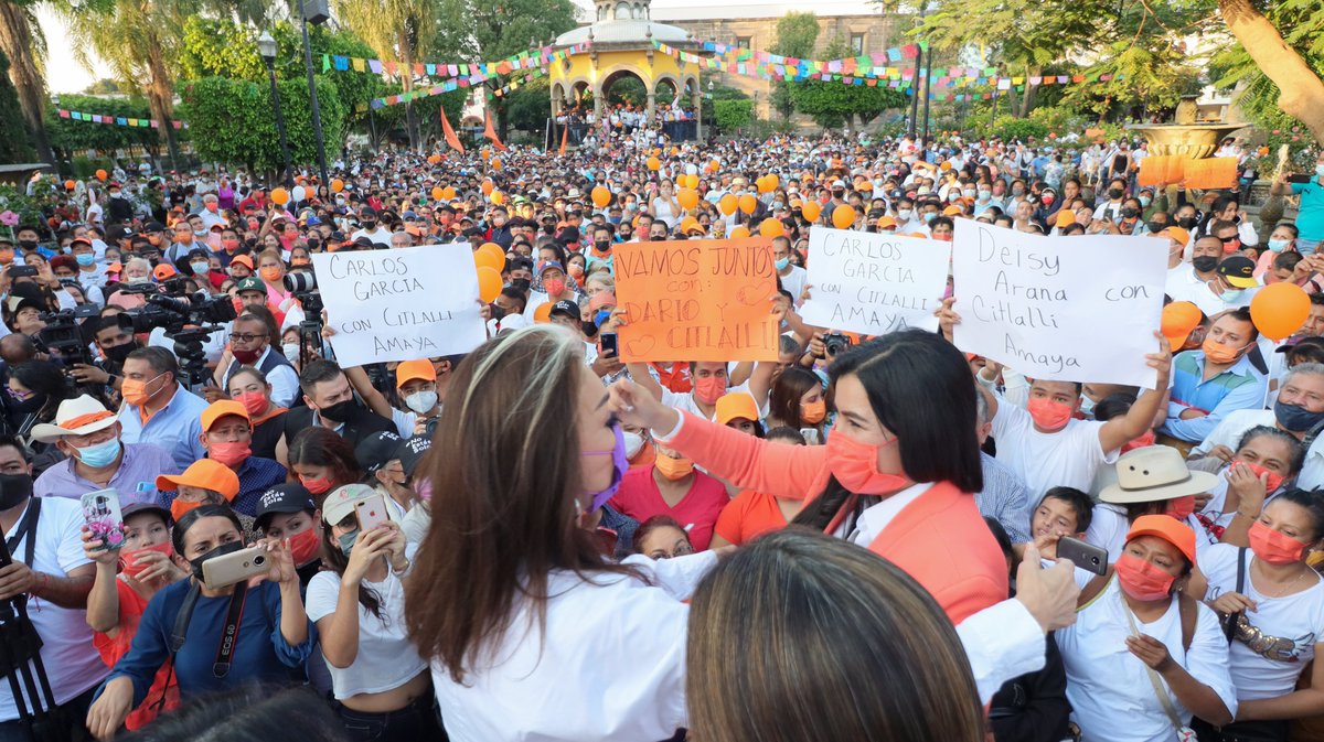 ¡HAMBRE DE JUSTICIA!👊🏽🍊

Es el sentimiento que compartimos las y los más de 3 mil tlaquepaquenses que nos reunimos esta tarde en el Jardín Hidalgo en el arranque de campaña.