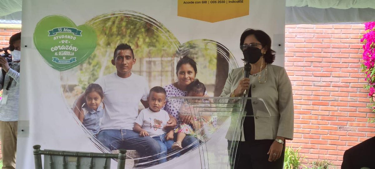 enter504's tweet photo. #Empresarial FUNAZUCAR, primera fundación en recibir Memoria de Sostenibilidad en Honduras  #RSE #Enter504HN #Funazucar #MemoriaDeSostenibilidad #Honduras #SectorAzucarero 
https://t.co/Pr7IP8RSDd https://t.co/ssye8hWKZU
