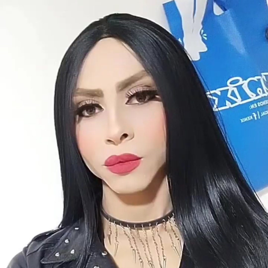 Karlaferrarii's tweet photo. #NuevaFotoDePerfil https://t.co/o6rF9IqePX