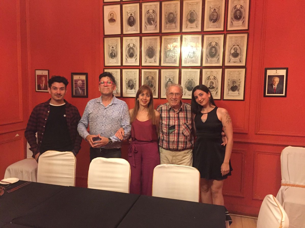 FABIANBANCHERO's tweet photo. #Noviembre Noche sublime en familia @clubdelprogres1 Muchas gracias querido SERGIO, 🖼🥂  y equipazo 🎬😜 (Se viene el programa) https://t.co/8whQftEfRW
