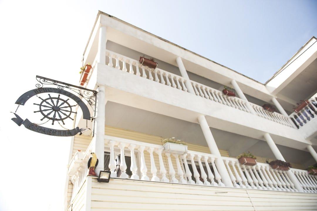 дом каравелла. абхазия, пицунда, лдзаа, ул. дом каравелла. лермонтово ул. гостевой дом каравелла, ул.