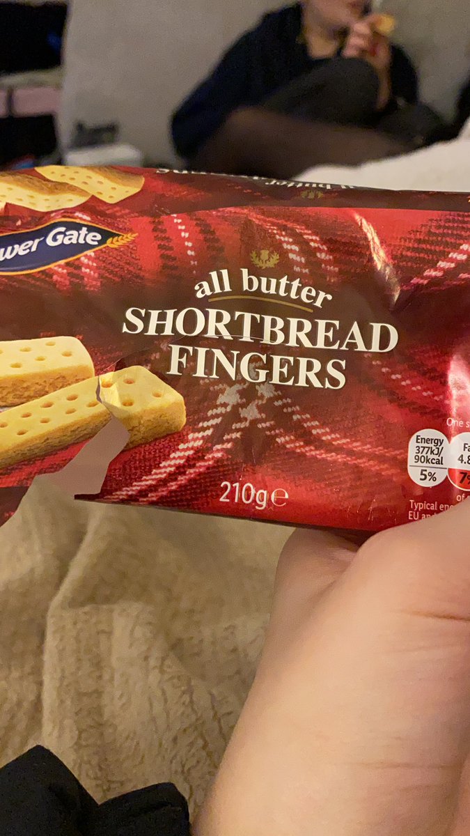 turtleydarc's tweet photo. @LidlGB sorry to be a pain, but I’ve noticed an error in your shortbread packaging that has quite upset me. It says ALL butter but is in fact only 32% butter. WHAT. All I wanted was shortbread support during these long dark winters. https://t.co/wFoJumz3ck