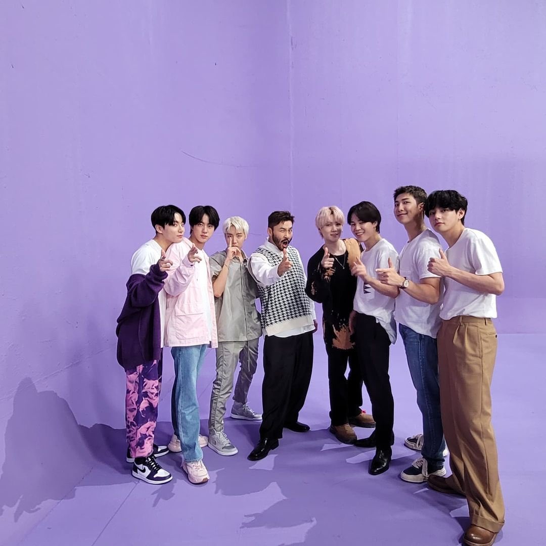 charts_k's tweet photo. Noh Hong-chul Instagram update with @BTS_twt 

https://t.co/kQPenWbWRG https://t.co/YqsZR07Zp5