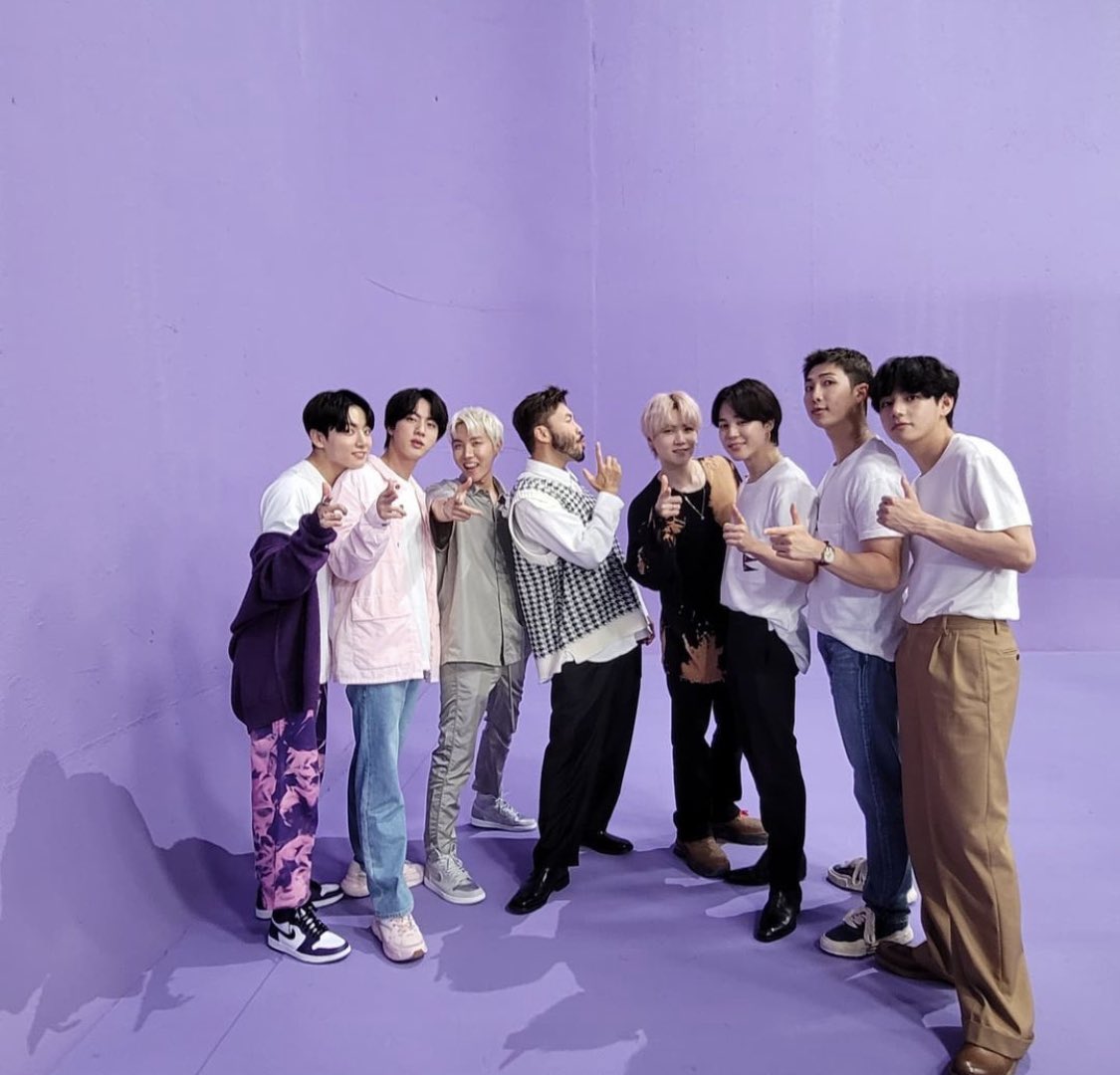 charts_k's tweet photo. Noh Hong-chul Instagram update with @BTS_twt 

https://t.co/kQPenWbWRG https://t.co/YqsZR07Zp5