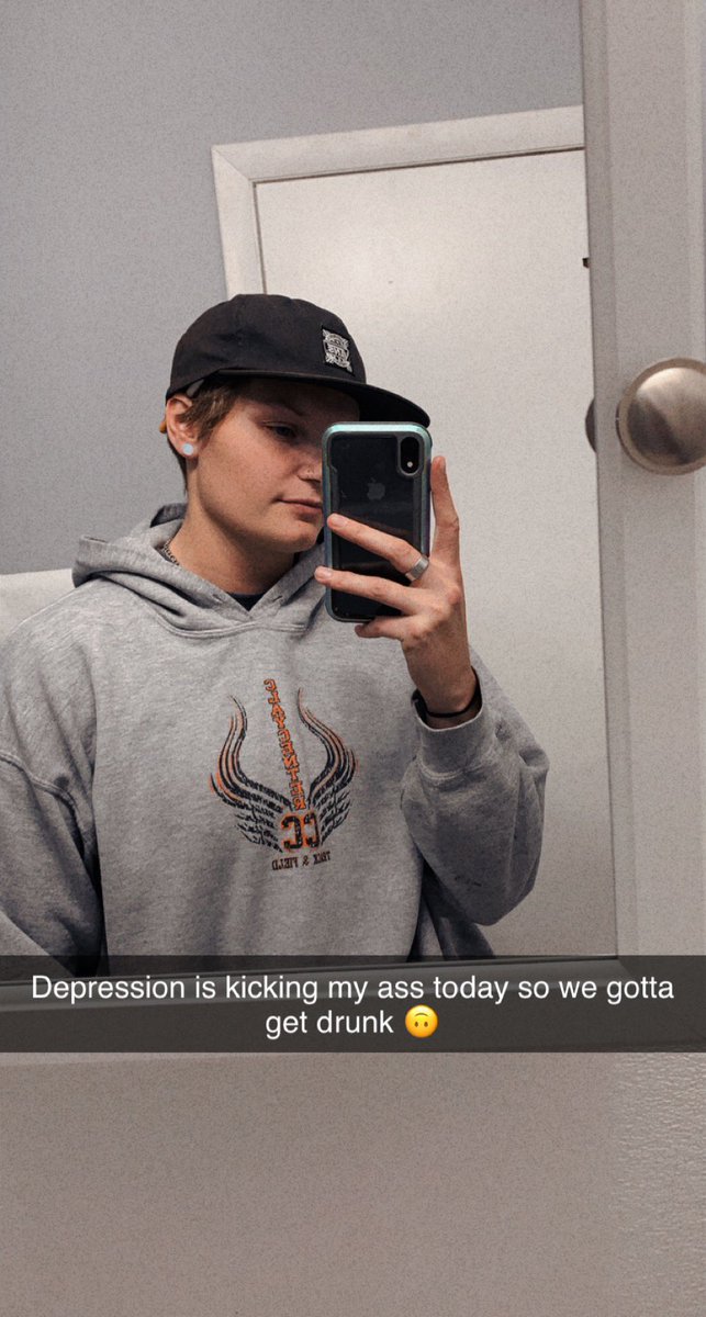 mrxbbins's tweet photo. skater boii look — emo mind https://t.co/K4rPpZuacY