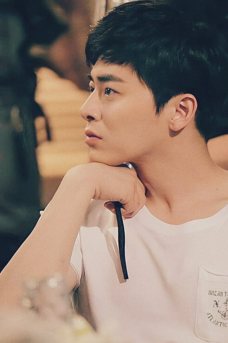 his side profile is so lovely