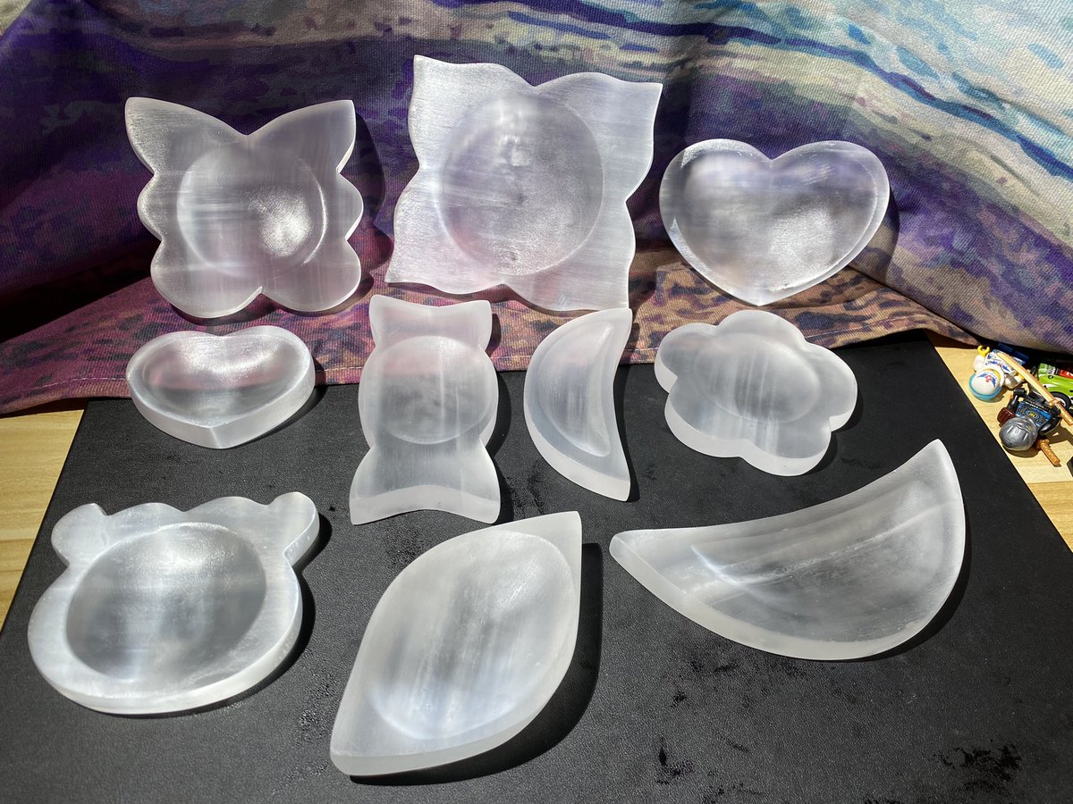 RollkeyC's tweet photo. New arrival 50$/kg high quality #selenite #selenitecrystal #selenite hearts moon bowl clouds #crystaljewelry #crystallove #crystalcollection #crystalgems #crystalmagic #crystalcarving #crystalenergy #crystalsforsale https://t.co/RpbNWDh6HX