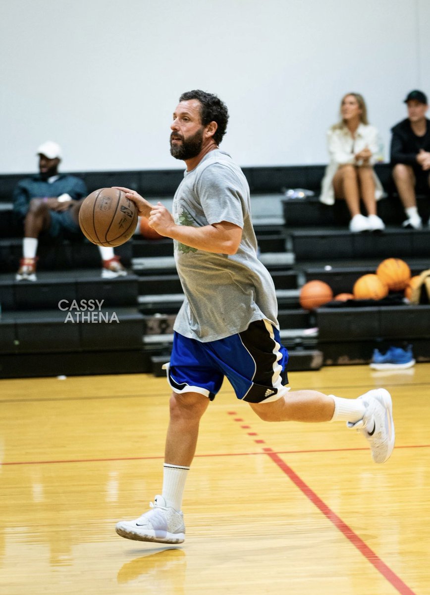 steven_lebron's tweet photo. truly believe if the raptors brought in adam sandler give nick nurse two weeks this man would be in the closing lineup next to dalano banton just crushing other backcourts https://t.co/mh63ckpXIc
