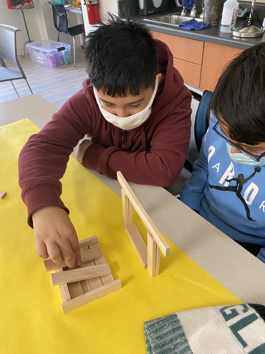 epplibrary's tweet photo. Building, designing and collaborating in the teen activity room!@EPSD124 #STEM ##epplteens #FutureReady #handsonlearning https://t.co/aoLovYETSp