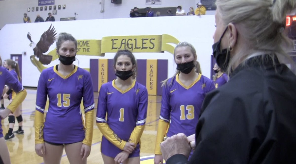 Channel1450com's tweet photo. Party Like It’s 2016: Taylorville Wins Second Sectional Title https://t.co/8xrzgHTNmO https://t.co/ysHiM1HVMe