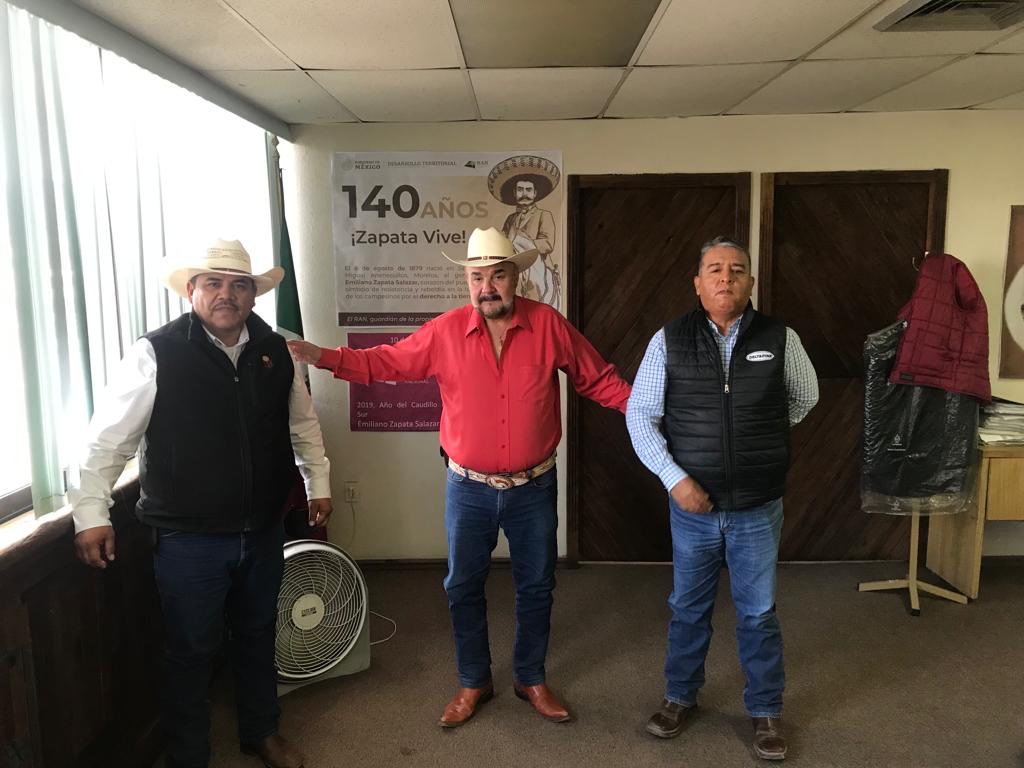 Buenos resultados de gestión ante Secretarios de Estado y Delegados Federales en favor de los ejidos El Estribo y El Campizal de los Mpios de San Pedro y Cuatrocienegas. ⁦<a href="/mrikelme/">Miguel Riquelme</a>⁩ ⁦<a href="/rigofuentes/">RodRigo Fuentes Ávila</a>⁩ ⁦<a href="/flores_mendez/">José Luis Flores Méndez</a>⁩ ⁦⁦<a href="/hernandezderas/">Ismael Hernández</a>⁩