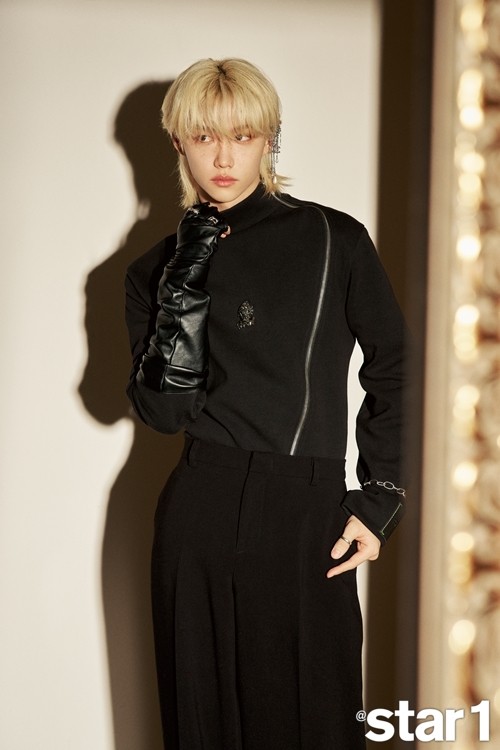 star1magazine's tweet photo. [📝] #앳스타일11월호 #인터뷰

#스트레이키즈 #필릭스 “데뷔 후에도 음악에 대해 배워…멤버들에게 고맙다” [스타@스타일] 

🔗https://t.co/39CMeRvtWd  

#필릭스 #felix #스트레이키즈 #straykids #스키즈 #용복 #행복 #앳스타일 #atstar1 #커버 @Stray_Kids https://t.co/cm000fTmgm