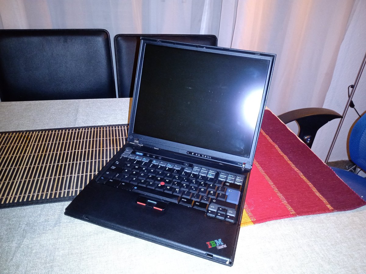 Tom_ZR_Race's tweet photo. Best day of the week: #ThinkPadThursday! This time it's time for the #ThinkPad T41p - in my eyes the most beautiful T series. As a #Trackpoint lover I changed the palmrest and removed the touchpad. It's pretty thin and elegant!
@LenovoThinkPad @LenovoIN #LenovoIN

#ThinkAddict https://t.co/MC4QxPbwxi
