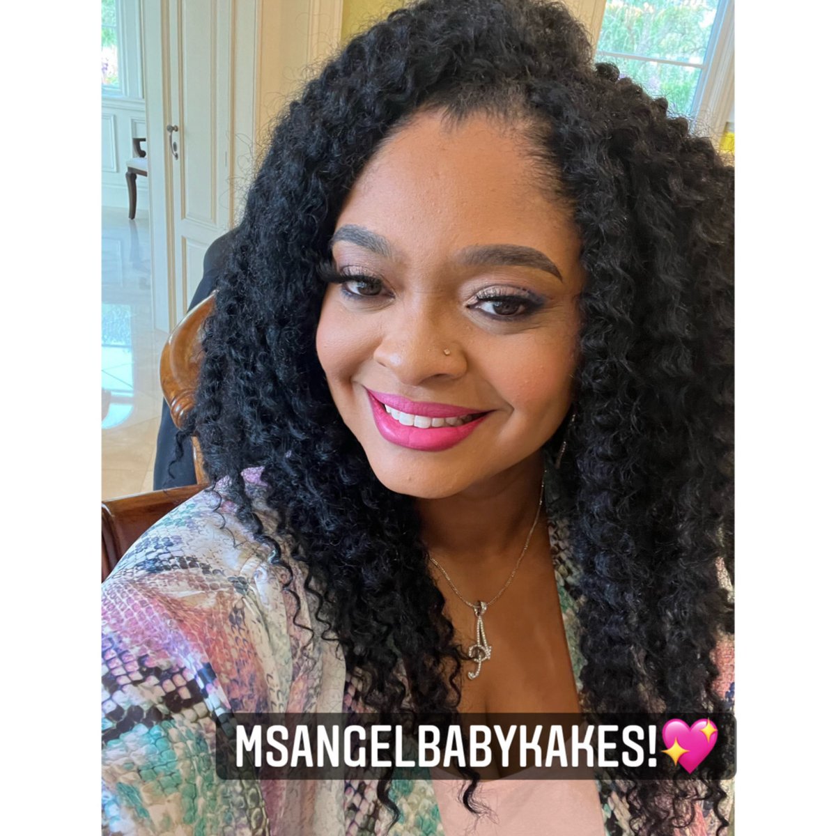 MrsAngelPrice's tweet image. AngelBaby! 💖
I think I’m working on something … 😝 

MUA- @missdrini my boo! 😘 
Hair - Me 💁🏽‍♀️
Outfit - @casonnag 👗💃🏽