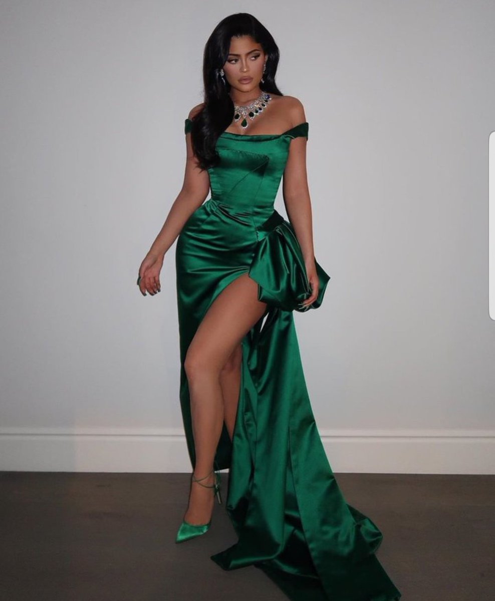 TopQueen_Fk's tweet photo. .               2𝐫𝐚 𝐅𝐢𝐧𝐚𝐥𝐢𝐬𝐭𝐚

        ¡Kylie Bank Jenner! https://t.co/5NBw0MBnsa