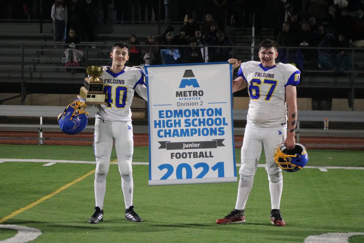 bevfacey's tweet photo. Congratulations to our Junior football team who took the @metro_athletics Division 2 title tonight in an exciting game against Shep by a score of 26-17. Great work, Falcons! https://t.co/zHkMZvOvzA