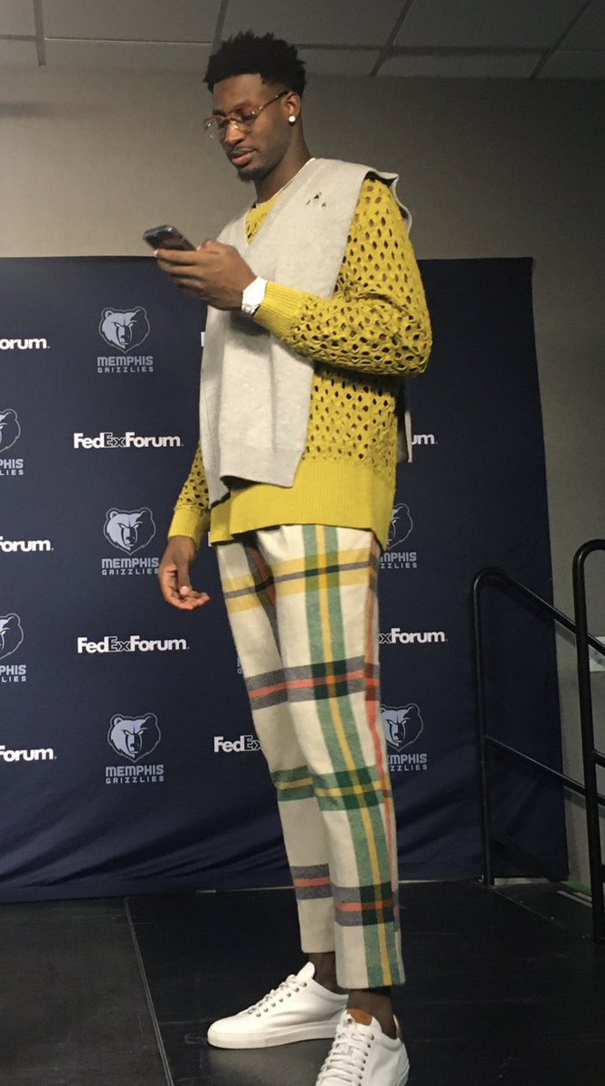 kelwright's tweet photo. Jaren Jackson Jr.
22 points (50% FG) 
5/9 from the three 
8 rebounds 
1 fire fit 🔥 https://t.co/50nQvedXFR