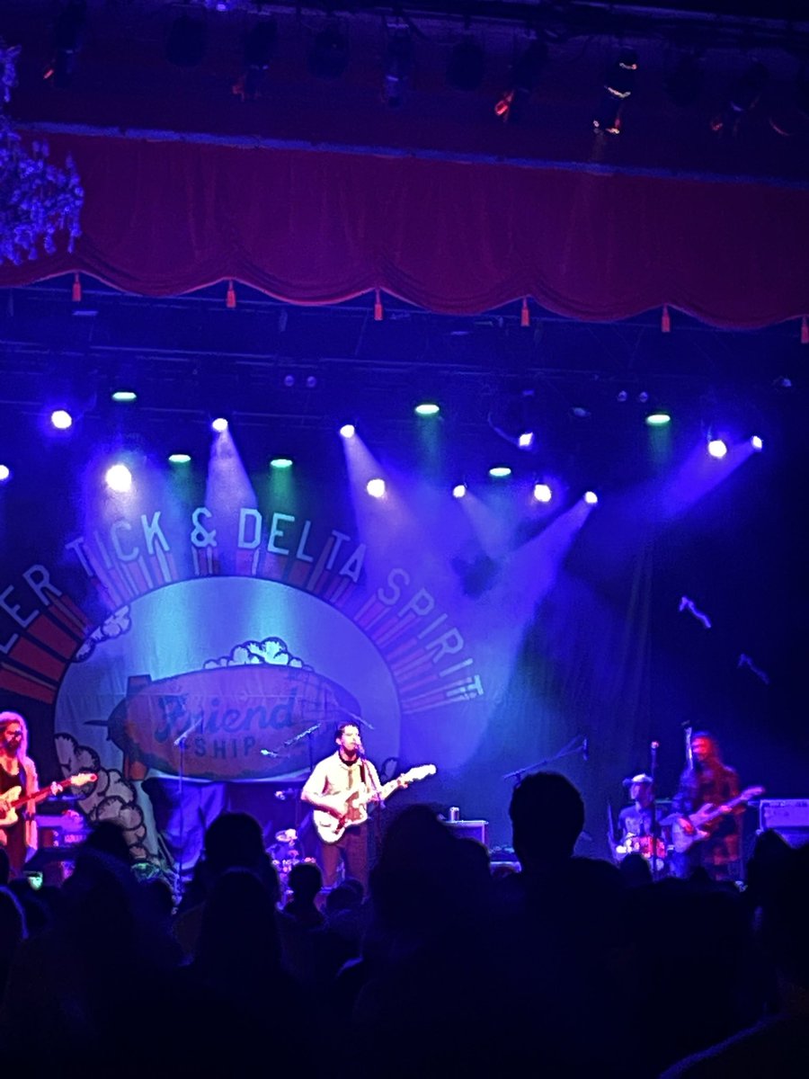 We’re back! Show bros &amp; a girl. #DeltaSpirit