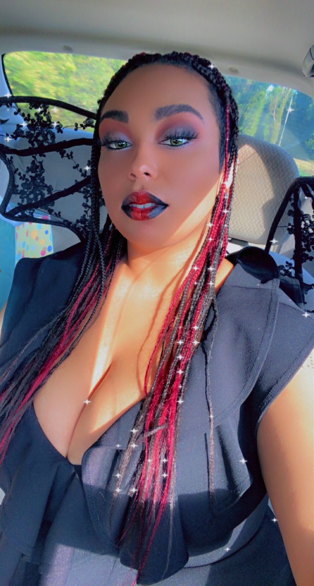 princetheif's tweet photo. Titties on display to the point you talk about it over dinner https://t.co/q8ow9mTq6U