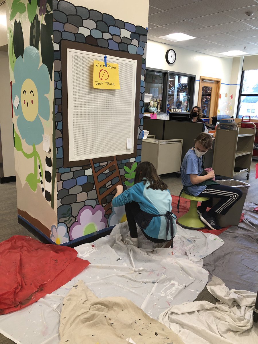 AmyMoreland7's tweet photo. Ending first quarter with amazing progress on @LincolnK8School library mural. Detail painting is starting to happen. This is always my favorite part because the students are excited to see it all come together. @lincolnk8sonju #muralpainting #librarymural #lincolnk8murals https://t.co/Q22PiEHO3x
