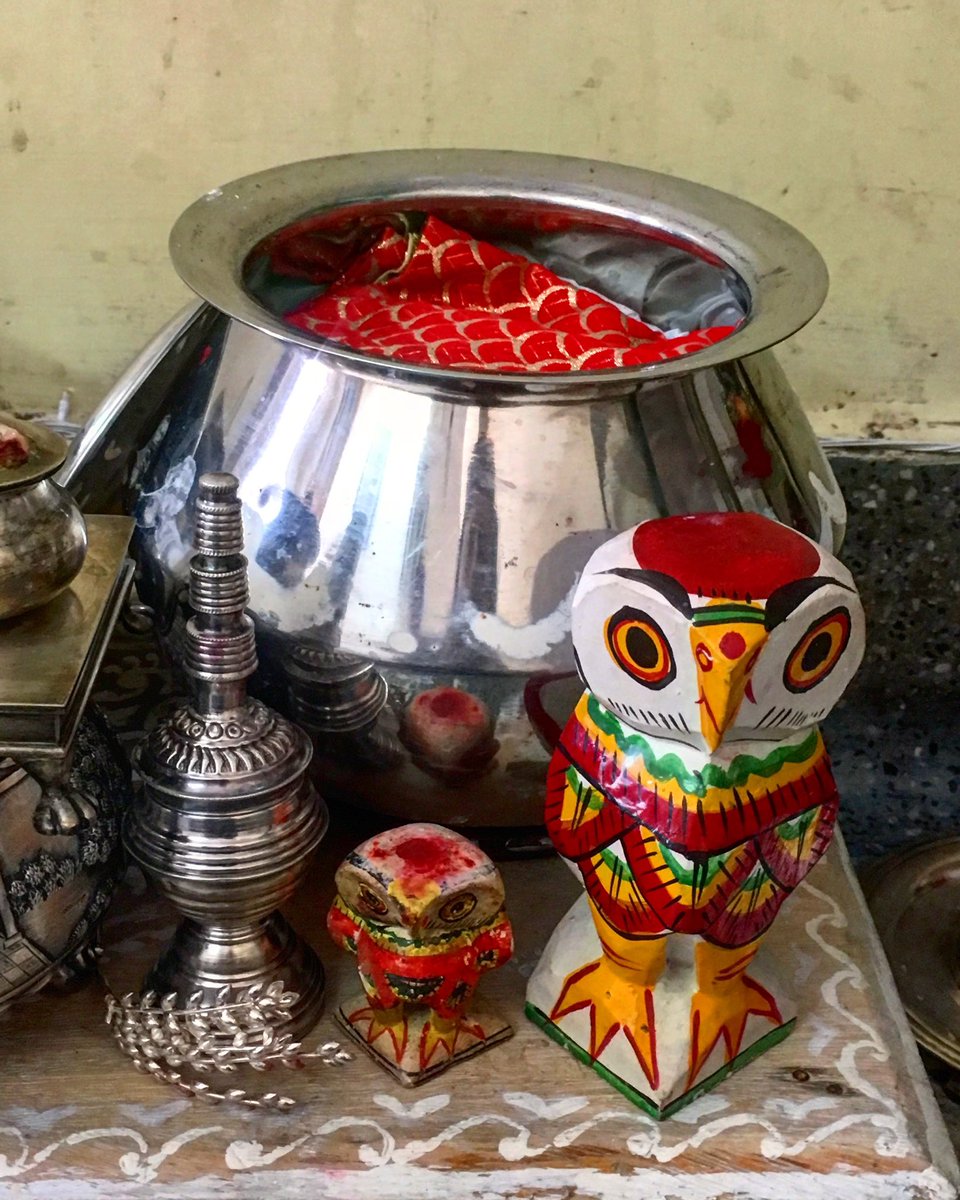 monidipadey's tweet photo. Suvechha for Dipanwita Lakshmi and Kali Pujo 🌺🌺🌺🌸🌸🌸🌼🌼🌼
(images from our Lakshmi pujo at home, and Kali Pujo at the ashram).

Subho Deepavali to everyone 🪔🪔🪔💥🧨 https://t.co/QjxwOpnCij