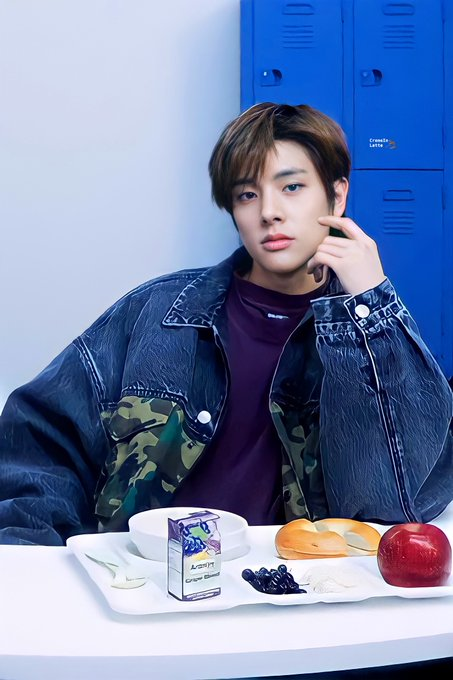 hourlyjakeyy's tweet photo. #제이크 #JAKE #ENHYPEN                 
@ENHYPEN_members https://t.co/ePfQ9c3eIY