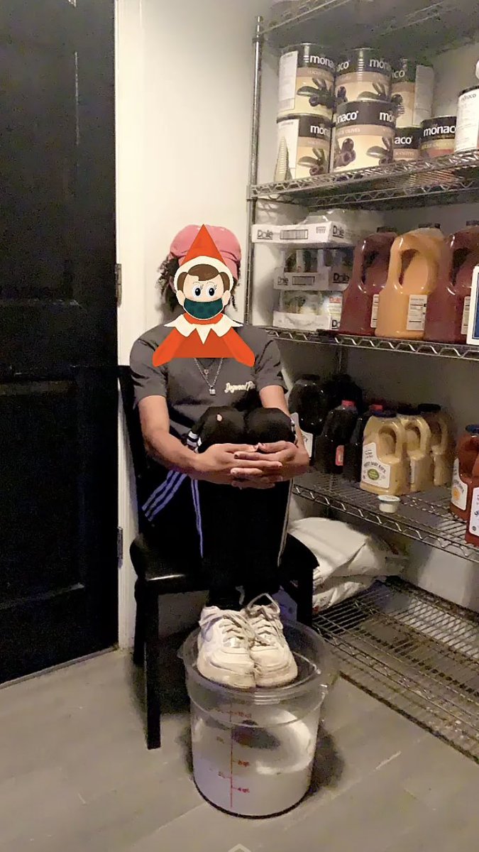 samjmane's tweet photo. elf on da shelf https://t.co/BWYXTCEaEV