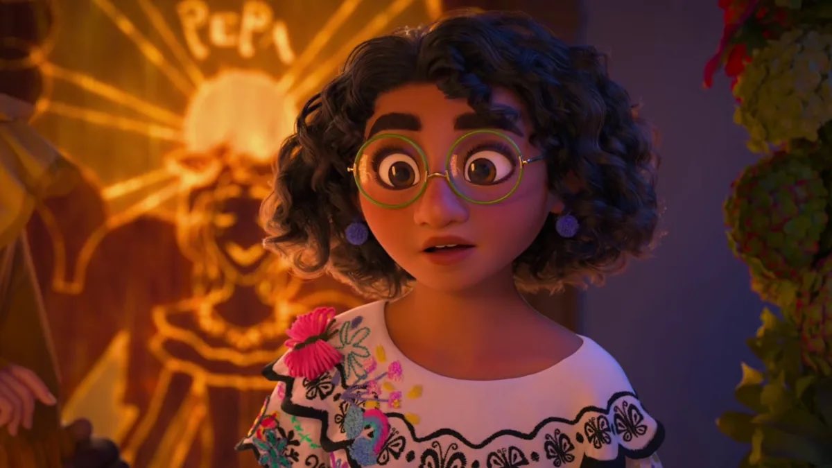 ENCANTO is a radiant &amp; heartfelt story about family, culture &amp; individuality. Stephanie Beatriz brings the right level of warmth &amp; spirited liveliness to Mirabel while Lin-Manuel Miranda crafts a series of wonderfully wholesome &amp; catchy songs. I was moved to tears by the end.