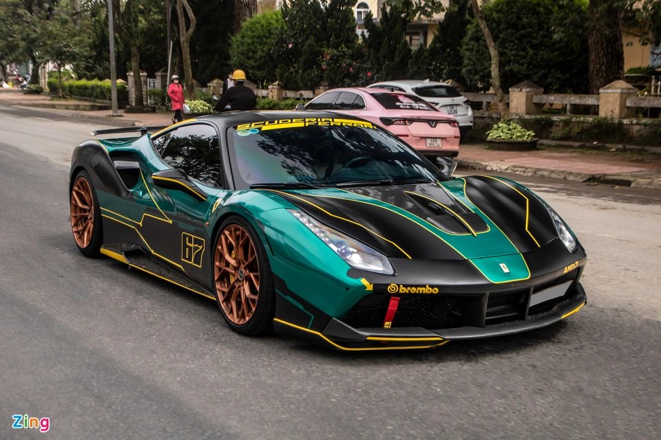 MarkCarla18's tweet photo. Details of Ferrari 488 GTB with racing-style exterior in HCMC
In addition to owning a striking exterior, Ferrari's supercar also possesses many expensive upgrade details.
#Ferrari812GTS https://t.co/JguF5nAN2J