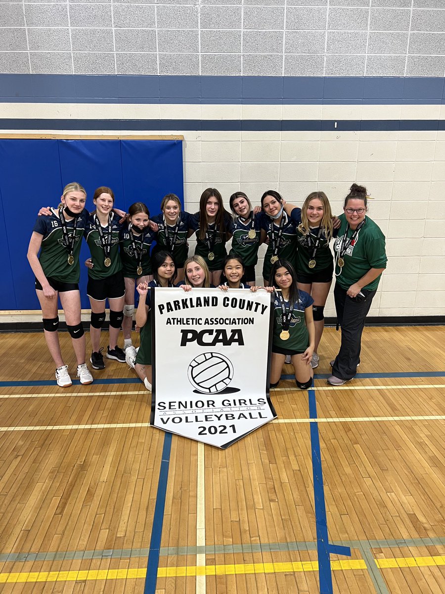 LTibo7's tweet photo. This happened tonight! STA Sr. Girls Volleyball team WON the County Championship Final! It’s STA’s first County Championship win playing up with Gr. 9s, even though we only have Gr. 7 and 8’s on the team. #theyalwaysfoundaway #proudcoach #feelthethunder @STA_ECSRD @STAthunder https://t.co/IWC32158MD