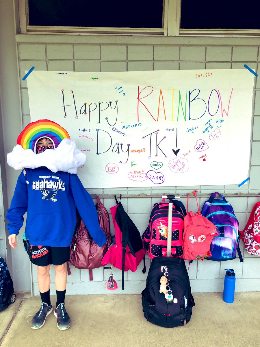 MsHarrisLearns2's tweet photo. Today TK was celebrating learning all the colors by having rainbow day. @MissCothron and I had our kids dress up, too, and greet them with a rainbow to walk under on their way to class! Happy Rainbow Day TK! #SunsetLaneShines #FSDLearns https://t.co/F0OxownrKO