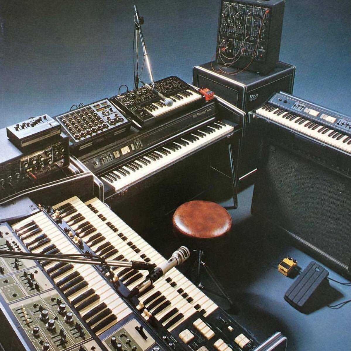 ComputerLove_'s tweet photo. Classic Roland (1978 Catalog) https://t.co/rYhUCtEVOT