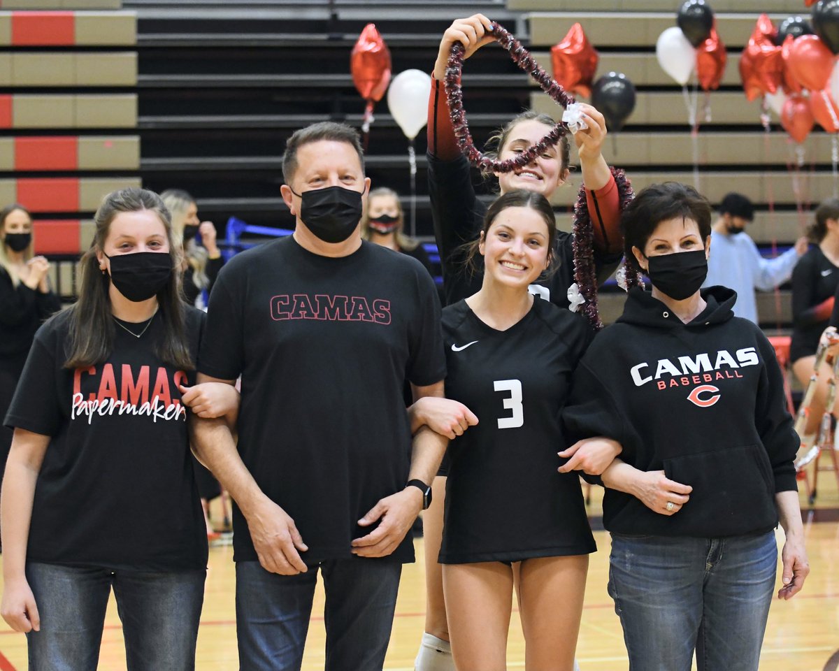 ItIsPhotoTime's tweet photo. SENIOR NIGHT
🏐🏆❤️🏭
@KeithUpkes https://t.co/ylPQwTbTNV