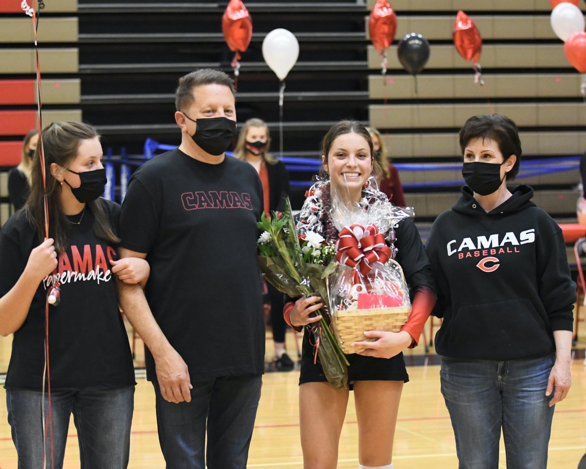 ItIsPhotoTime's tweet photo. SENIOR NIGHT
🏐🏆❤️🏭
@KeithUpkes https://t.co/ylPQwTbTNV
