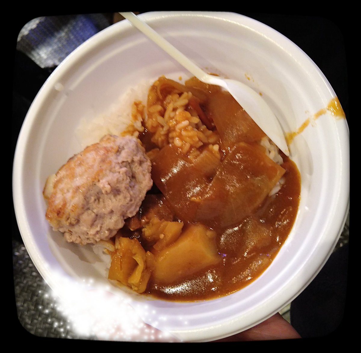 _Kanon_666's tweet photo. 昨日は極悪華麗GIGに行きました🙋
カレー🍛＆お寿司🍣めちゃうまでしたよ😋LIVEもめちゃ楽しかったです♫
LASTな感じがしなくて…本当にLASTなのかな🥺？　
何でもそうですが長〜く継続とか存続とか尊敬✨何十年もあるバンドずっと続いてほしい☆
#JOLLYPICKLES 
#TOKYOYANKEES
#新宿心音会板谷祐 https://t.co/kzPiXfI2Xe