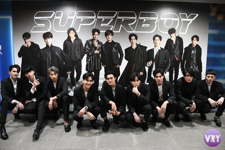 Superboy_JFC's tweet image. 本日は11月4日ということで『いい推しの日』だそうです☺️

#いい推しの日
#Superboy #SuperboyProject
#เฟอร์กี้ไม่ใช่เฟอร์บี้ #ตัวเล็กของเนียร์
#เจ็ทแลค #นัสยิ้มจิ้มแก้ม #เจ้าแบงค์กล้วยหอม #ภณคนคิวท์ #แบงก์ผู้บ่าวเท้าไฟ #ตั๋งต้าวเด๋อ #กาดไม่ใช่การ์ด

cr.VRY